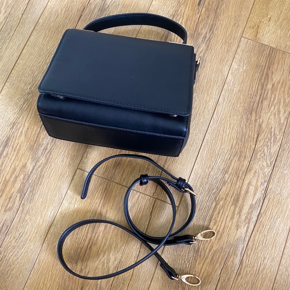 VERSATILE Black bag - Picture 1 of 4